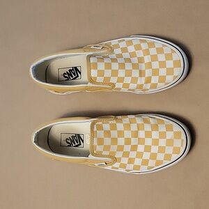 VANS Woman's yellow 9.5 shoes